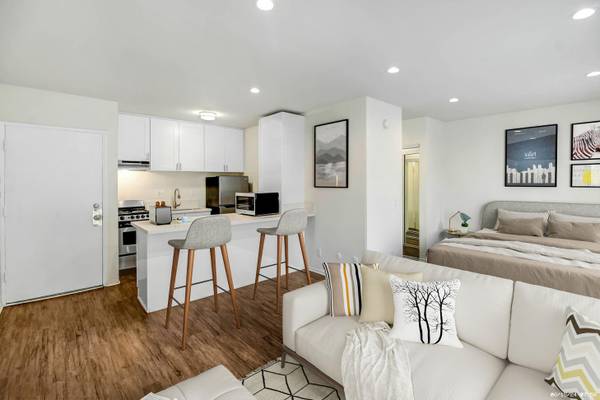 $1,695 / 525ft2 - Studio in RESEDA* Quartz Counters* SS Appliances* Patio* Pool* (Reseda)63701130240899122