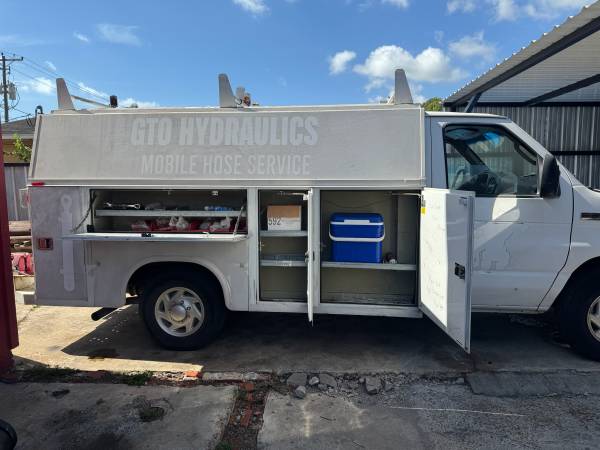 2006 Ford E-350 - Photo 6