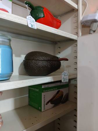 NiB - avocado shaped guacamole dish 1