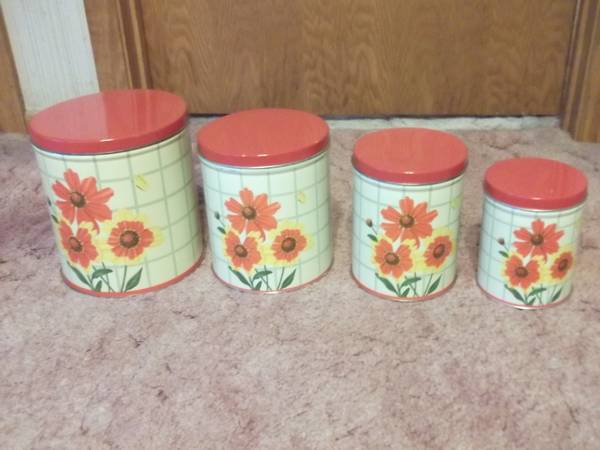Vintage 1950s nesting kitchen canister set 1