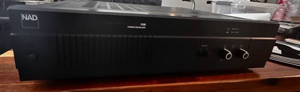 NAD 2100 power amplfier (MINT) 1