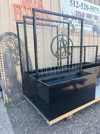4 foot metal planters with trellises for sale in Austin 1