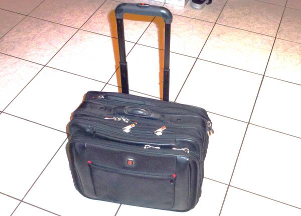 Swissgear rolling brief case 1