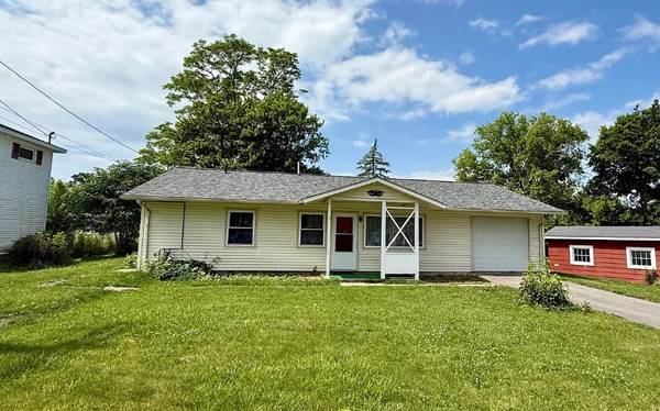 $900 / 3br - 1073ft2 - Esta encantadora casa de 3 habitaciones y 1 baño (Plattsburgh, NY)63668127702915120