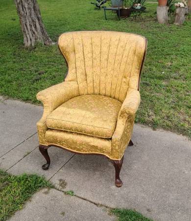 Vintage channelback or mcm recliner chair 1