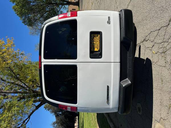 2019 Chevrolet Express 3500 - Photo 4