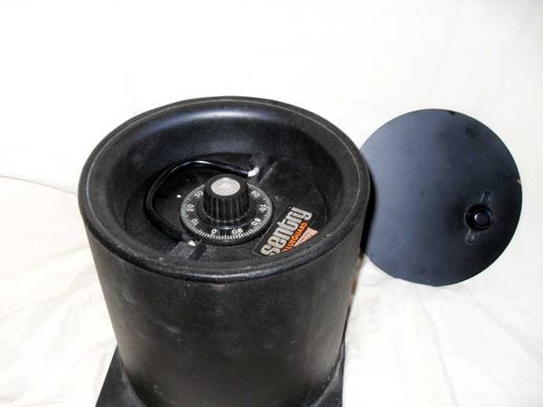 Sentry Safe with Mounting Base 1