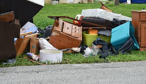 Junk Removal Services 1