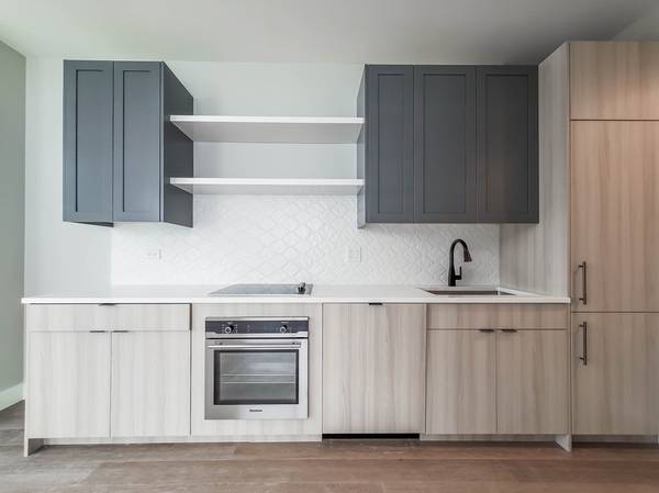 $2,460 / 1br - Gold Coast 1 Bedroom Beautiful Modern Building Gym, W/D, 99 Walk Score (Gold Coast)64041646163586123