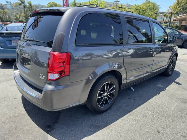 2016 DODGE GRAND CARAVAN PASSENGER R/T. TÍTULO LIMPIO, ¡PASÓ LA PRUEBA DE EMISIONES! - $8,499 (san mateo)63624172530563122