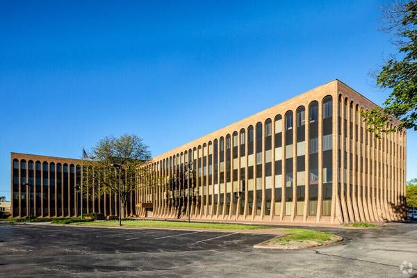 $55 Des Plaines Meeting Room – Seats 10 – WiFi & Parking Included (Des Plaines)63203227972353123