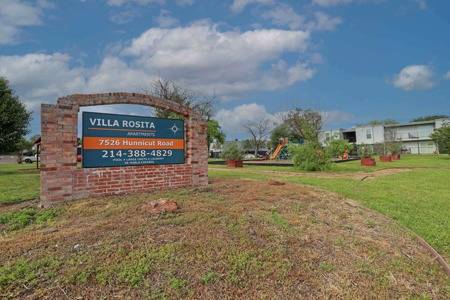 $1,000 / 1br - 760ft2 - Faux Wood Flooring, Playground, Near Schools (7526 Hunnicut Rd, Dallas, TX)63796304675969122