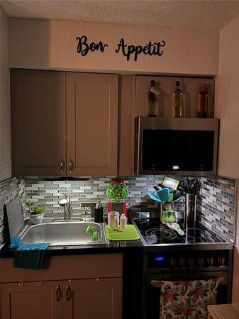 $1,690 / 1br - Sterling 1/1 for rent at Oakland Park (Oakland Park)64049281585794123