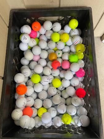 BOLAS DE GOLF DE TODAS LAS MARCAS - $5 (scotts valley)63471475911041123