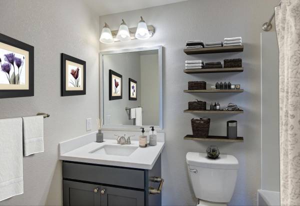 $2,109 / 2br - 754ft2 - Elevator, Washer and dryer in select apartments, Garbage disposal (Shoreline)63688514319619124
