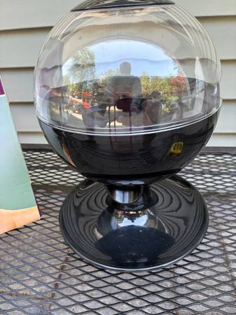 New motion activated candy dispenser 1