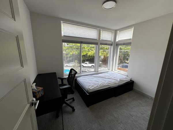 $1,350 / 1br - 425ft2 - A poca distancia a pie de UW | Ideal para estudiantes o jóvenes profesionales (Portage Bay)63885005642627120