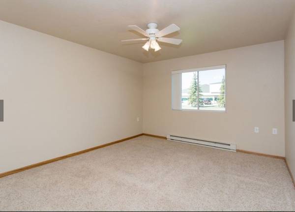 $1,115 / 2br - 1100ft2 - in Minot ND, 2/BD, Two Dog Parks (2820 5th Street Northwest, Minot, ND)63685381614467120