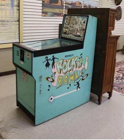 VINTAGE BROMLEY “ROCK N’ BOWL” ARCADE GAME 1