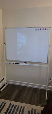 Rolling 2-sided white board 1