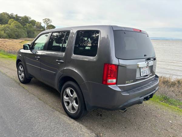 HONDA PILOT EX-L SUPER CLEAN LIKE NEW  2014 - $10,300 (san rafael)63624262915971121