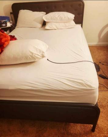 Clean Queen Metal Head & Footboard Frame & Mattress 1