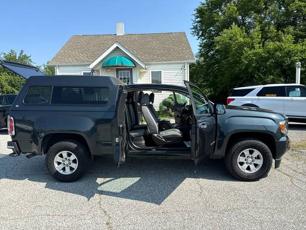 2018 GMC Canyon, cabina extendida, un solo dueño, con capota alta - $17,800 (Merrillville, IN 219-307-0109)63469628587137123