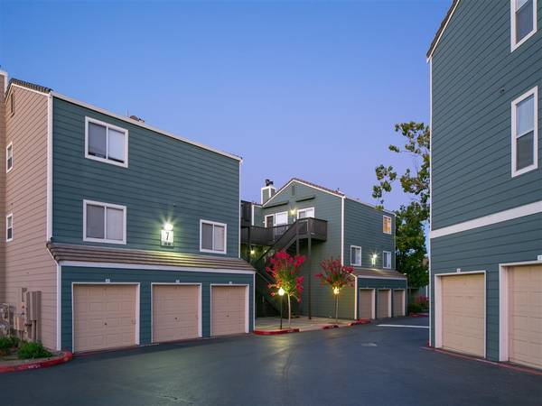 $2,340 / 2br - 960ft2 - Swimming Pool, Appliances Stainless, BBQ Grill, Gated Community (fairfield / vacaville)63928407967363121