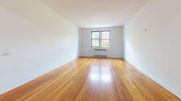$379,000 / 2br - FIRESALE OPPORTUNITY! XLG MODERN 2BR CO-OP IN FOREST HILLS NEAR SUBWAY (Forest Hills)63854481770115124