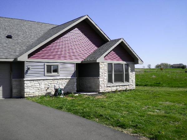 $1,950 / 3br - 1580ft2 - 3 Bdrm, 2 Bath Twinhome, 1580 SF, 2 Car Attached Garage - 1300B (1300 B 146th Avenue, New Richmond, WI)64003961755906121