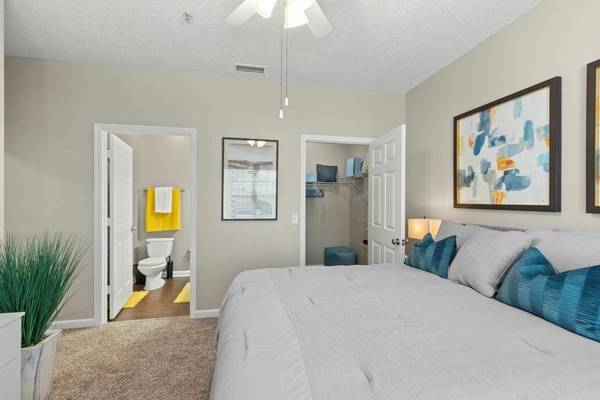 $1,849 / 2br - 1025ft2 - 2 BD, Breakfast Bar - select units, Mature Landscaping (7887 N Lockwood Ridge Rd , Sarasota, FL)63791154644611122