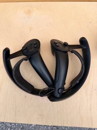 Valve Index VR controllers 1