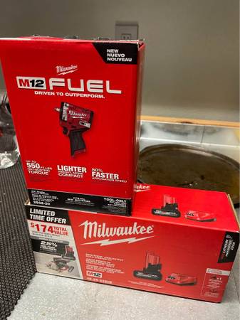 MIlwaukee M12 Stubby 3/8 Impact Wrench and 5.0 High Output Battery 1