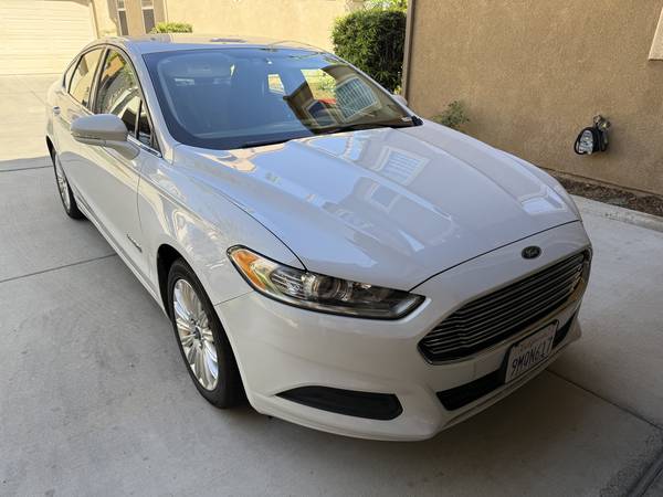 2015 Ford Fusion SE Hybrid Clean Title - $6,70063616037741955121