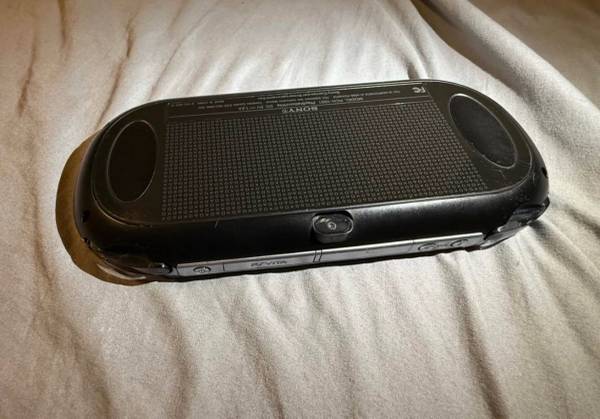 PS VITA 1000 w SD2Vita Card 1