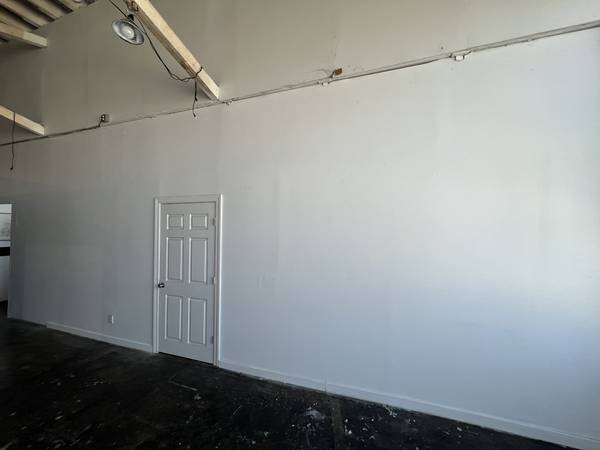 $300 Shared art studio - North facing 10ft window (oakland east)63861102844289124