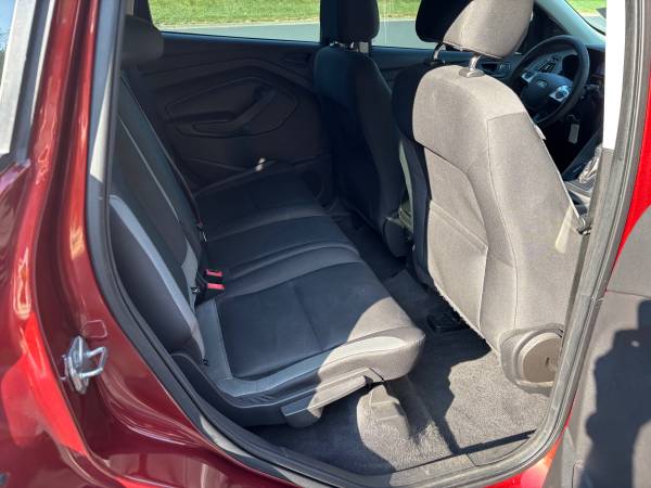 2015 FORD ESCAPE S - $5,400 (West Knoxville)63625082962945124