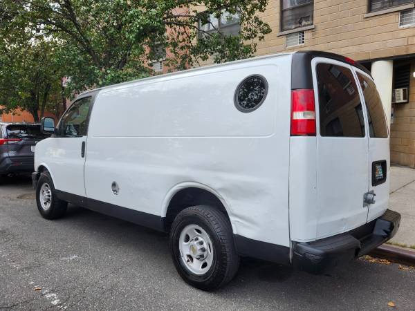 2016 Chevrolet Express 2500 - Photo 7