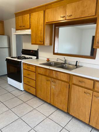 $2,000 / 3br - 1000ft2 - FOR RENT: Available Sept. 1 2025:  3 Bedroom/1 Bath Santa Fe, NM (Santa Fe)63659885160961120