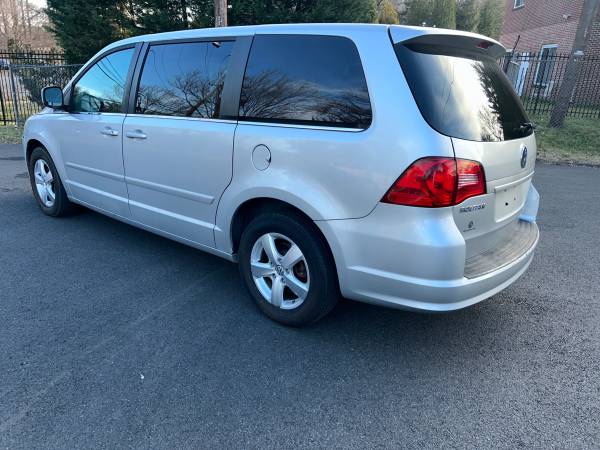 2009 Volkswagen Routan SE, VAN - $4,800 (Maryland)63616328104449123
