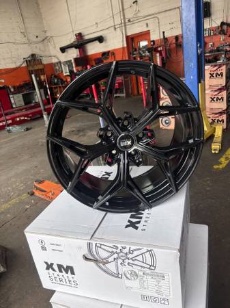 18” Wheels/Tires Combo – Gloss Black – 5x114.3 – Clean Set 1