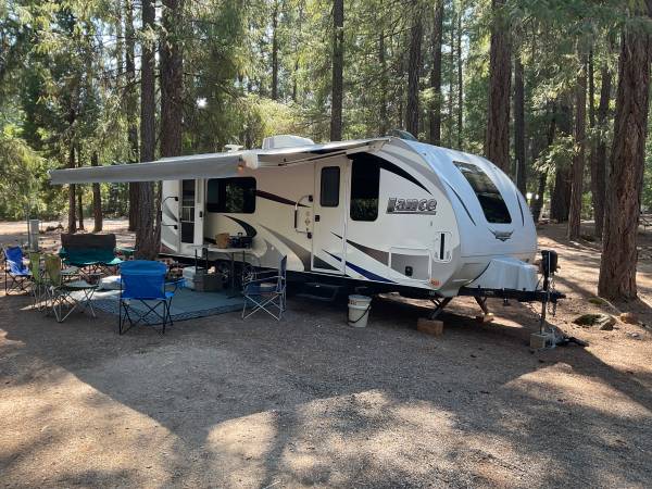 2017 Lance Travel Trailer 2285 1