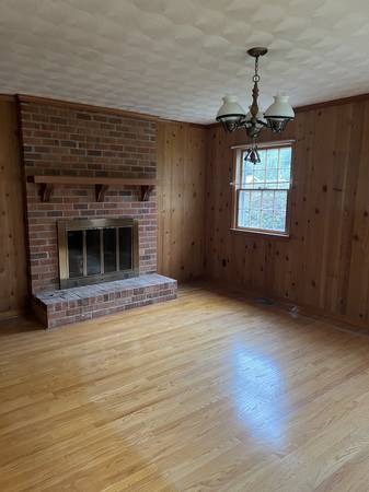 $2,495 / 4br - 1485ft2 - Charming 4 Bedroom 2 Bath Brick Rancher with Garage (Henrico)64027111040258124