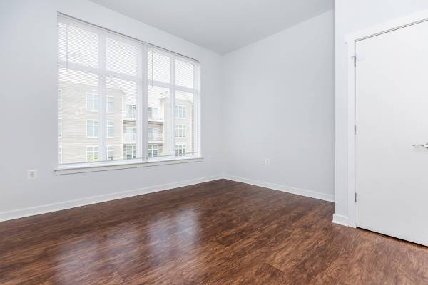 $1,610 / 1br - 480ft2 - Pet-Friendly Flats w/ Modern Kitchens & Nearby Green Spaces 🌳 (24 C St, Laurel, MD)63694554432385122