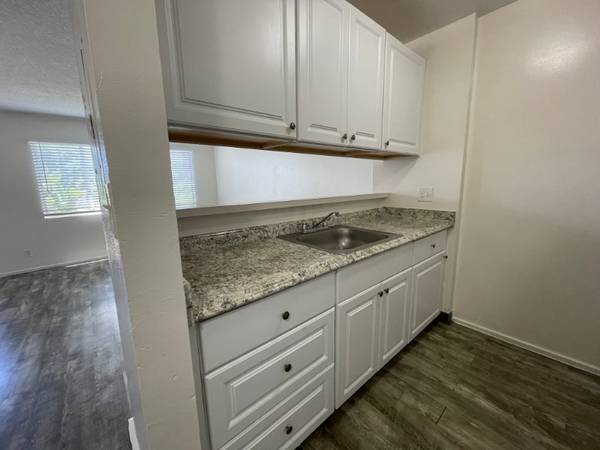 $2,167 / 2br - 635ft2 - Pantry, On-Site Maintenance, Public Transportation (Makakilo)63939528367875124
