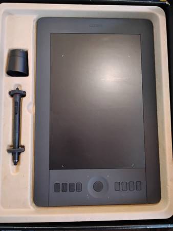 Wacom Intuos Medium Pro (Drawing Tablet 1