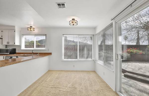 $1,400 / 2br - 💜Casa unifamiliar de 2 dormitorios y 2 baños en alquiler💜 (san jose sur)63824142678273123