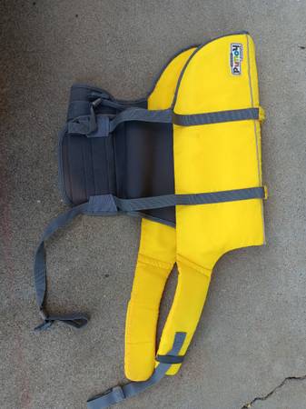 Outward Hound dog pfd 1