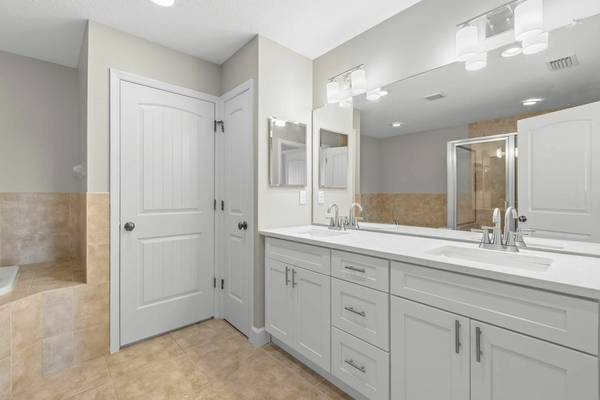 $1,699 / 2br - 840ft2 - FREE APPLICATIONS ***  $450 Deposit and 6 Weeks FREE RENT (917 Apollo Beach Blvd, Apollo Beach, FL)63991227982210122