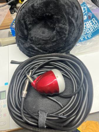 Red Howler harp mic 1